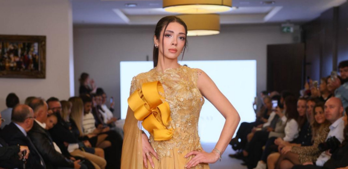 Рокля от туската дизайнерка Büşra Canay