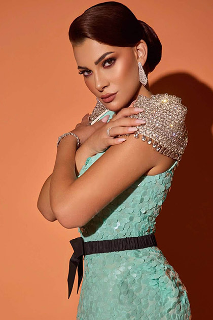 Михаела Тошинова