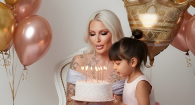 Дизайнерката Deina Brentjens с дъщеря си Теа