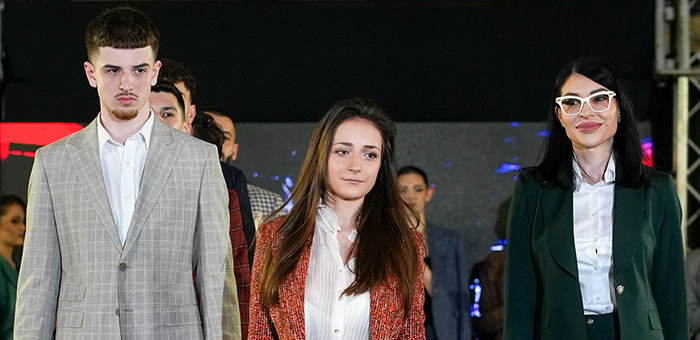 Мода с мисия